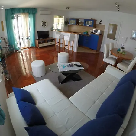 Apartment Mistral *