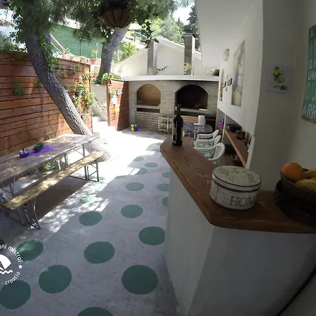 Mistral アパート