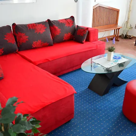 Mistral Apartment *
