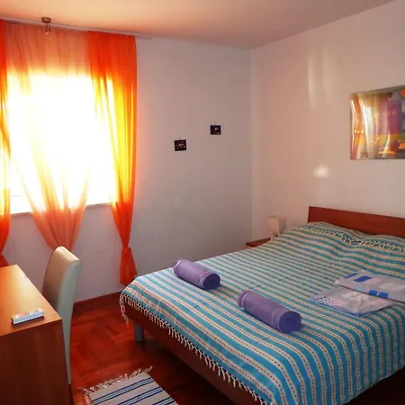 アパート Mistral