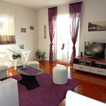 Mistral アパート