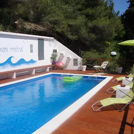 Mistral アパート